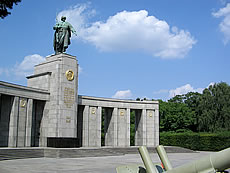 Monumento em honra à Vitória Soviética (Sowjetisches Ehrenmal)